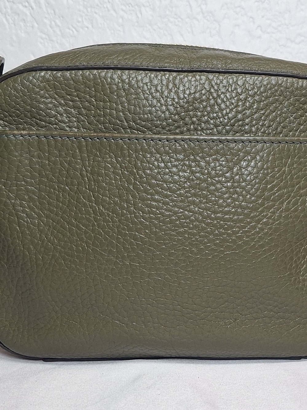 Authentic Fossil Gemma Pebbled Leather Crossbody Bag – Olive Green - Picture 2 of 16